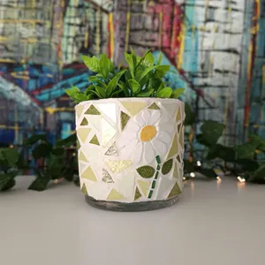 Cache-pot en mosaïque marguerite – Décoration florale artisanale