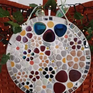 Suspension murale fleurie en mosaïque avec galets japonais. Deux pièces similaires. Fait main en France. Déco florale printanière et zen.